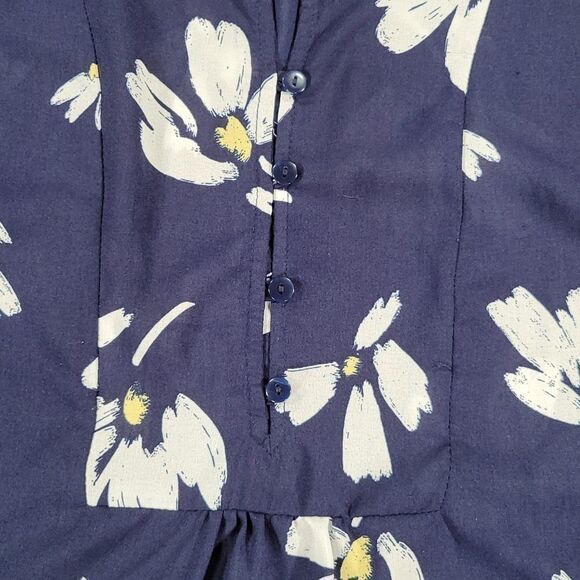 🔹️Liz Claiborne Blue & White Daisy Print Popover Blouse Small - Picture 6 of 13